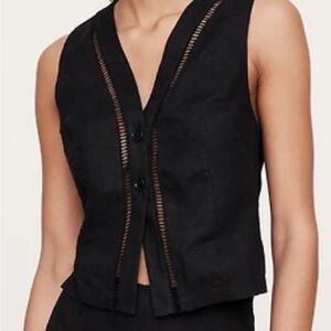 Banana Republic Lace-Trim Linen Vest
Black
Size 6
NWT